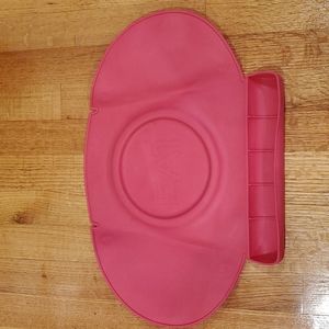 Baby/toddler food placemat with suction cups